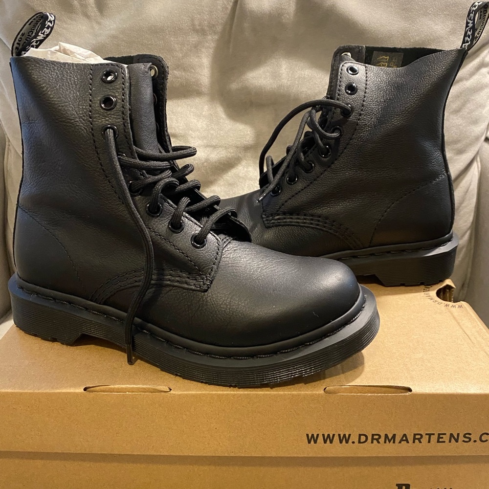 Dr. Martens 1460 Pascal Mono (Virginia leather)